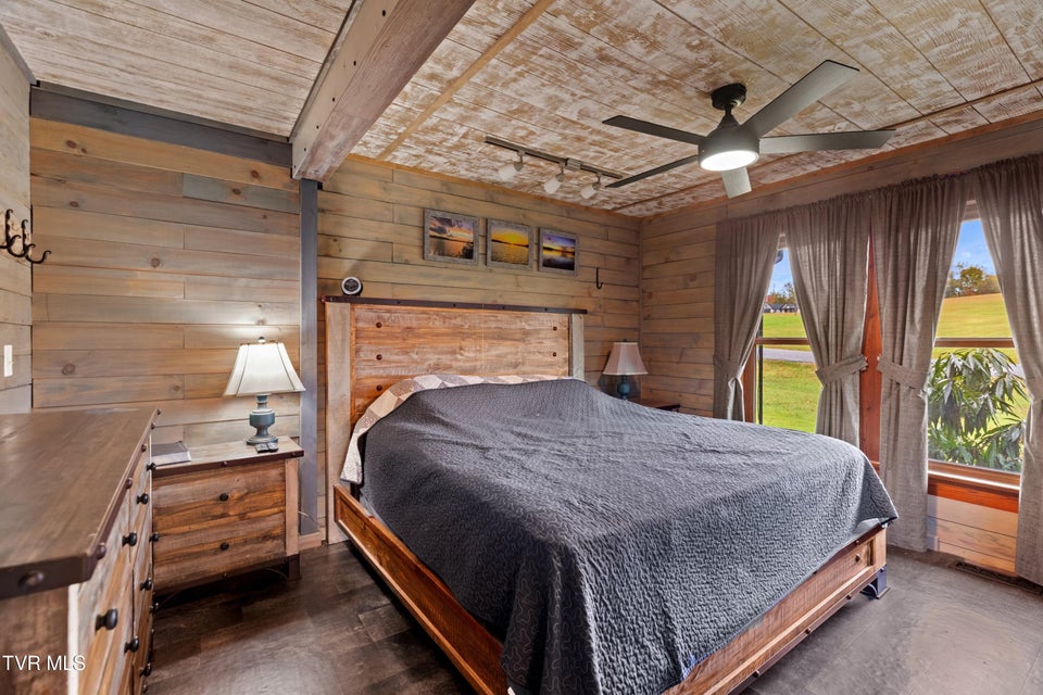 Photo #15: 643 Hart Road