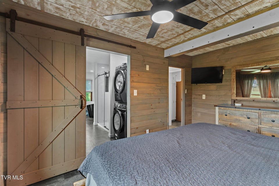 Photo #16: 643 Hart Road