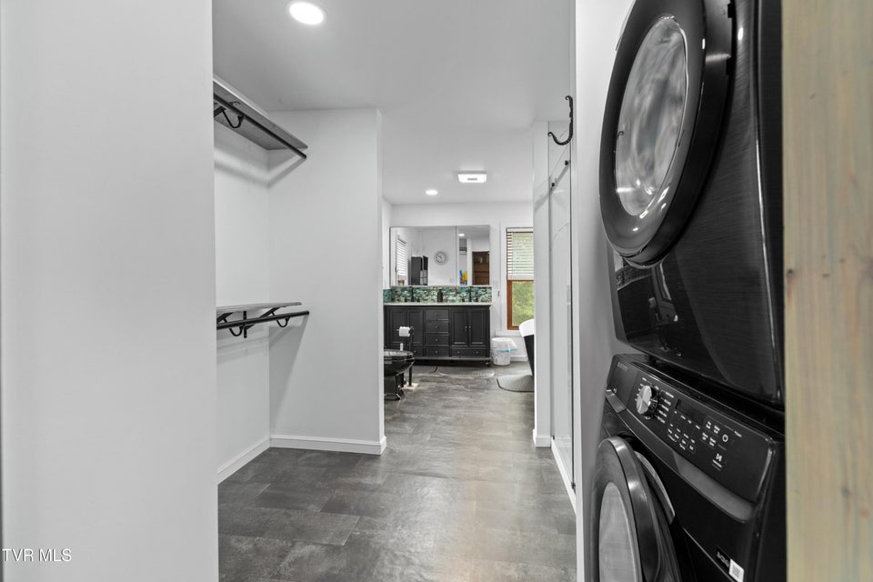 Photo #17: 643 Hart Road