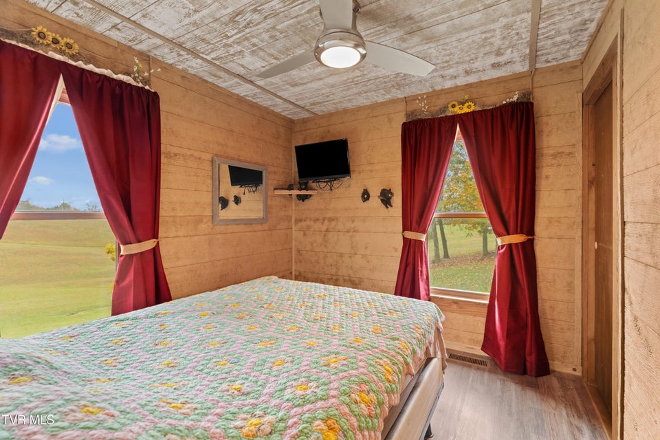 Photo #20: 643 Hart Road