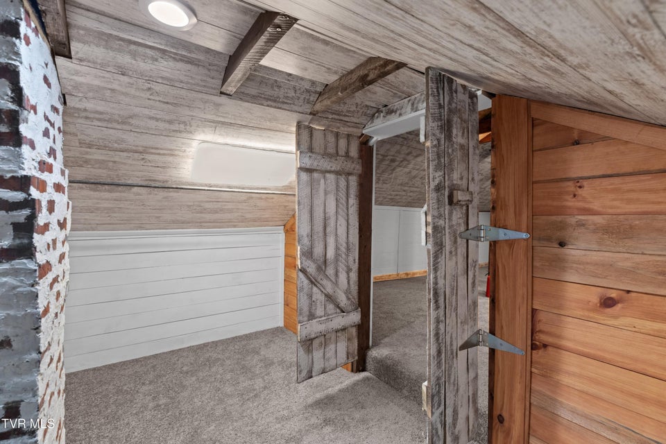 Photo #26: 643 Hart Road