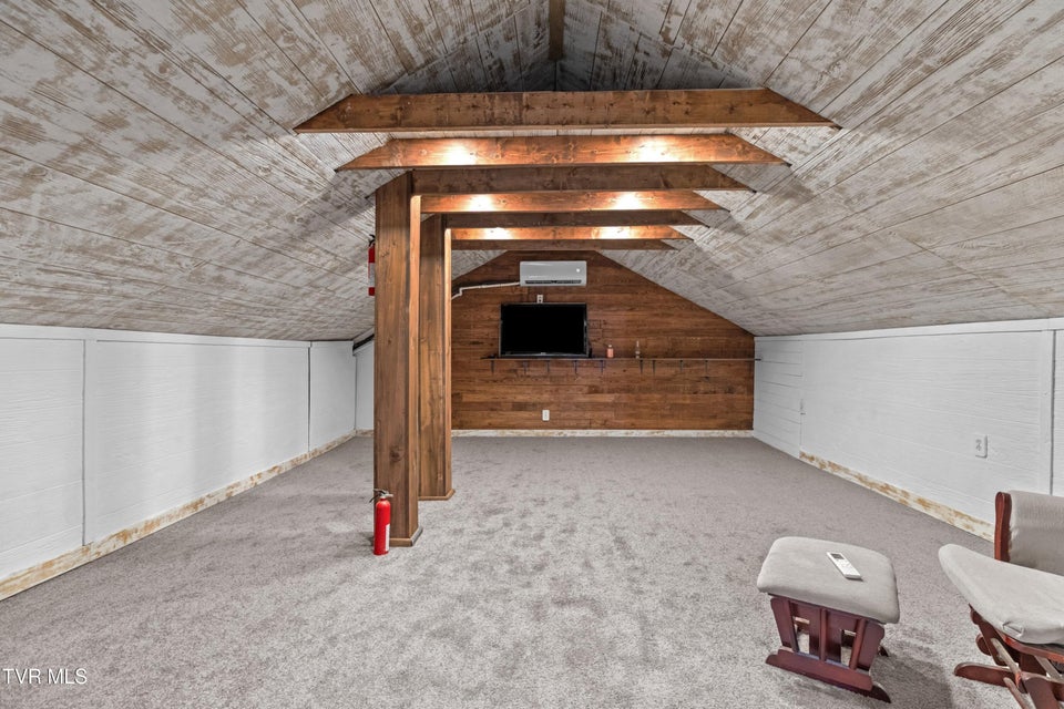 Photo #27: 643 Hart Road