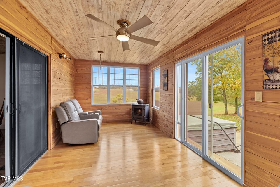 Photo #29: 643 Hart Road