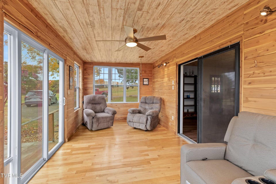 Photo #30: 643 Hart Road