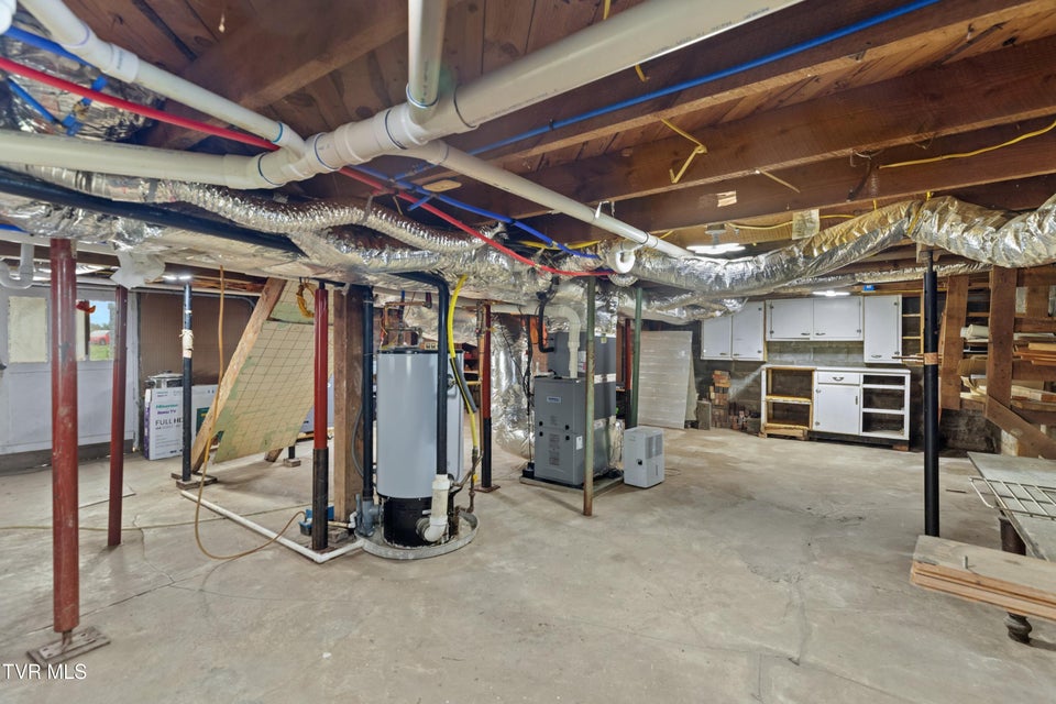 Photo #32: 643 Hart Road