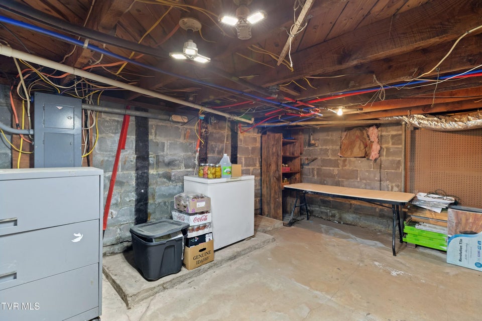 Photo #34: 643 Hart Road