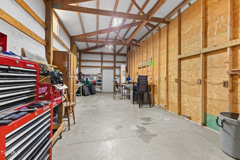 Photo #36: 643 Hart Road