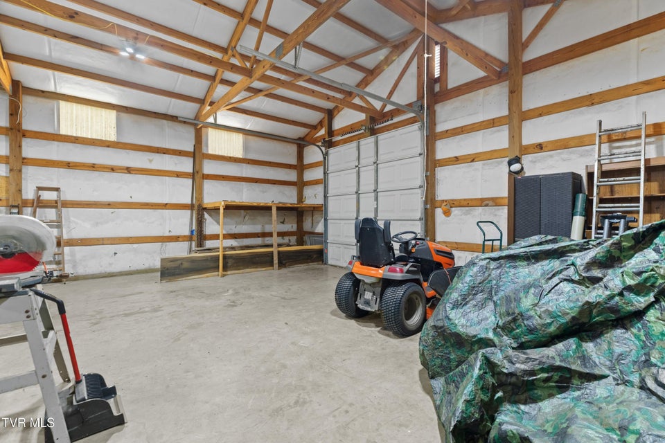 Photo #37: 643 Hart Road