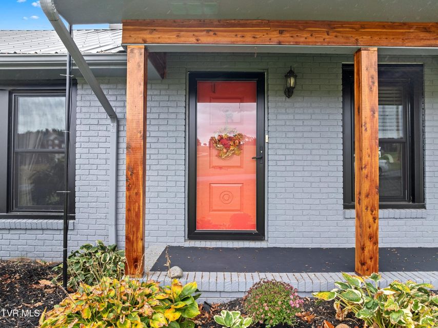 Photo #40: 643 Hart Road