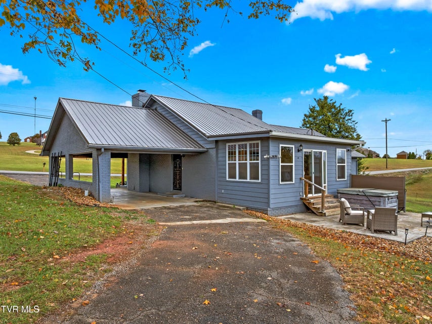 Photo #42: 643 Hart Road