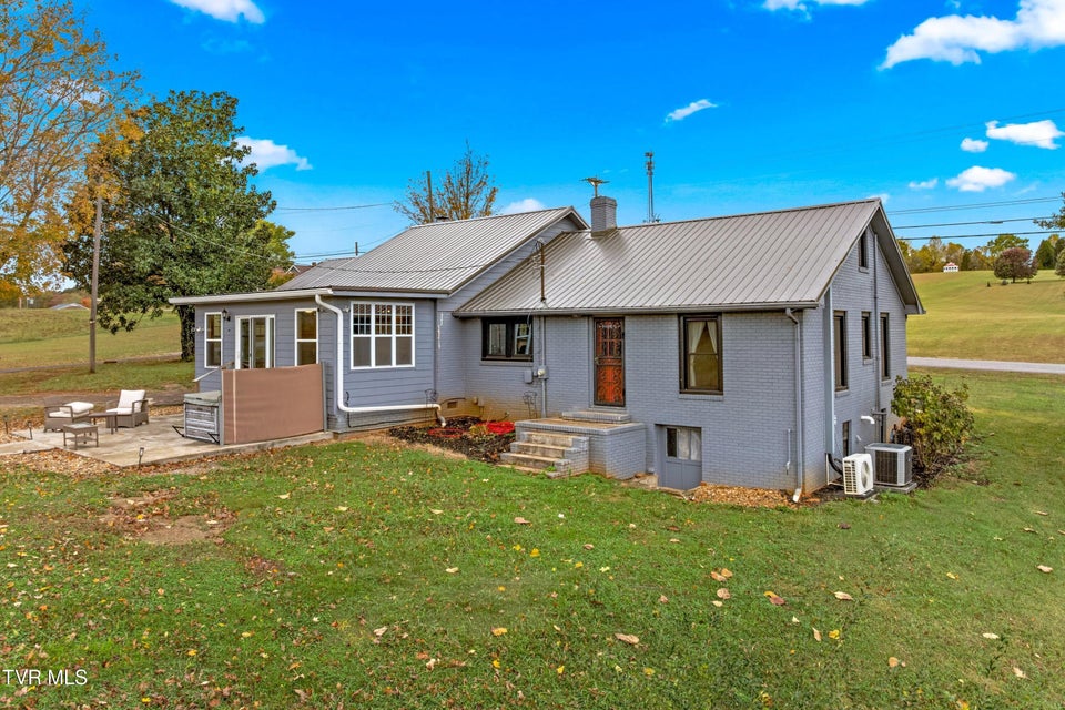 Photo #44: 643 Hart Road