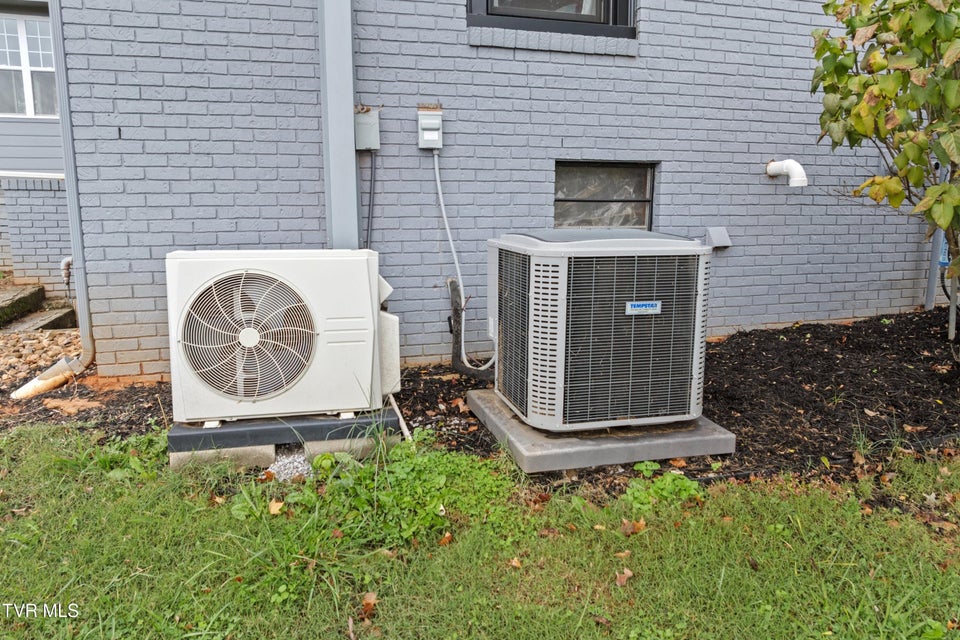 Photo #45: 643 Hart Road