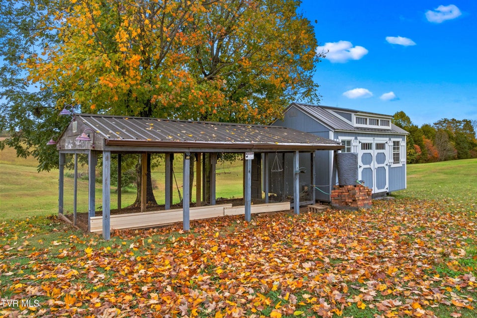 Photo #47: 643 Hart Road