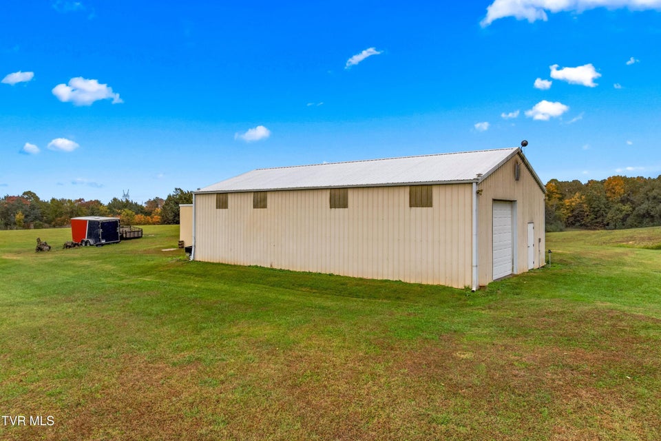 Photo #51: 643 Hart Road