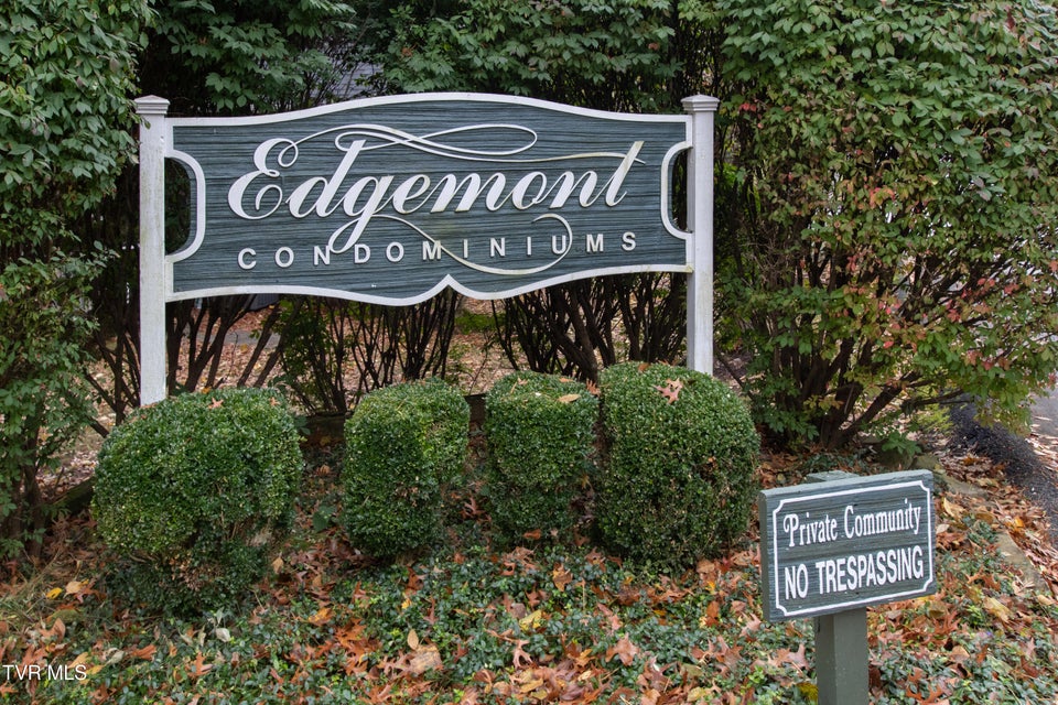 Photo #2: 820 Wayne Avenue