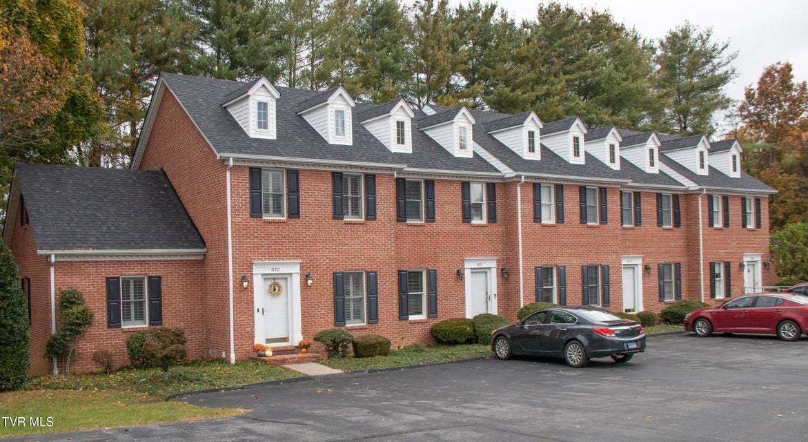 Photo #4: 820 Wayne Avenue