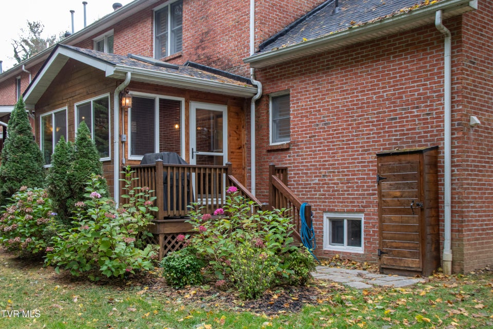 Photo #5: 820 Wayne Avenue