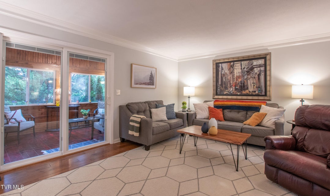 Photo #10: 820 Wayne Avenue