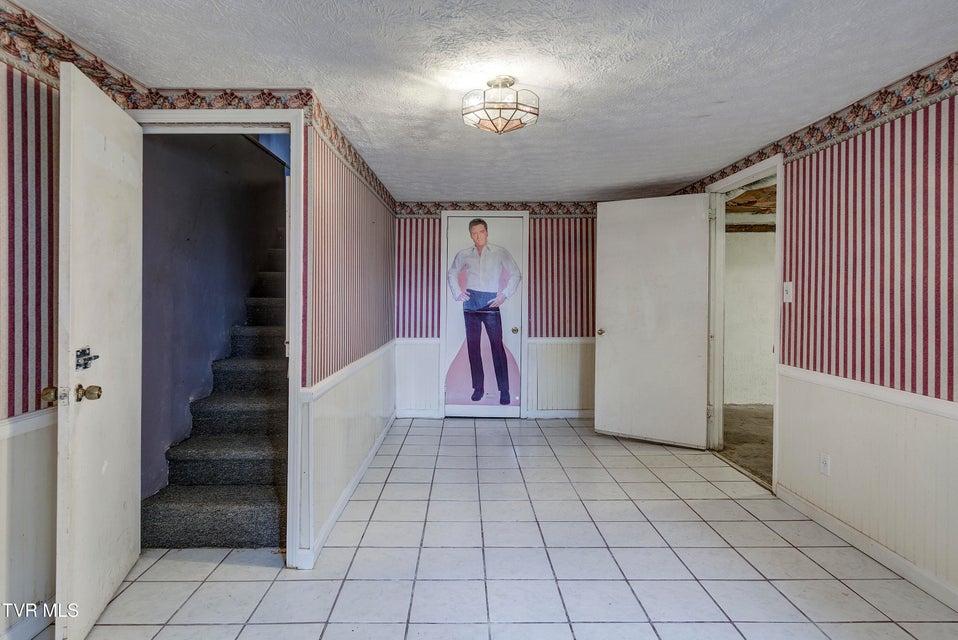 Photo #29: 135 Walnut Drive