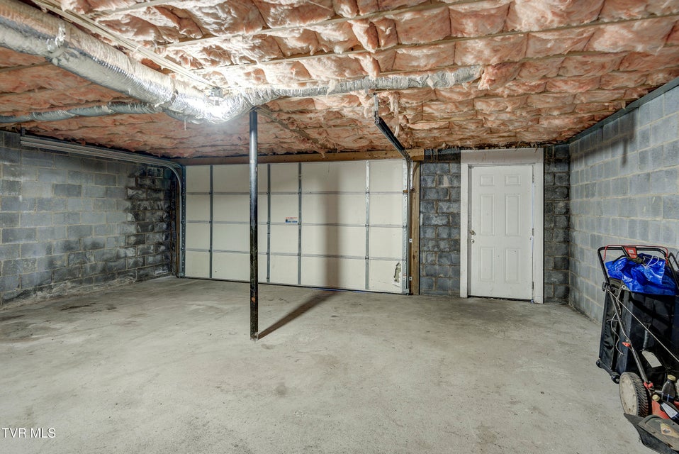 Photo #32: 135 Walnut Drive