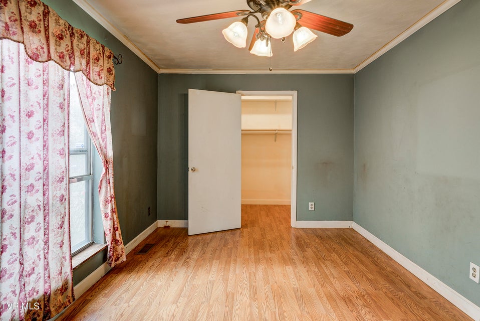 Photo #21: 135 Walnut Drive