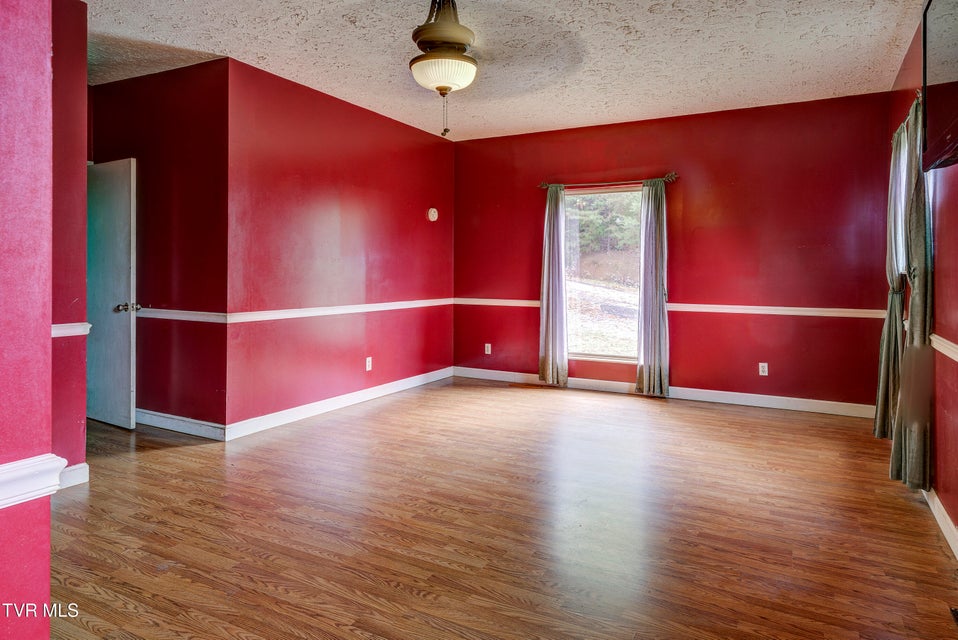 Photo #26: 135 Walnut Drive