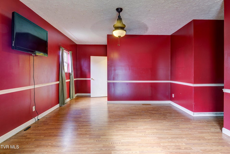 Photo #25: 135 Walnut Drive