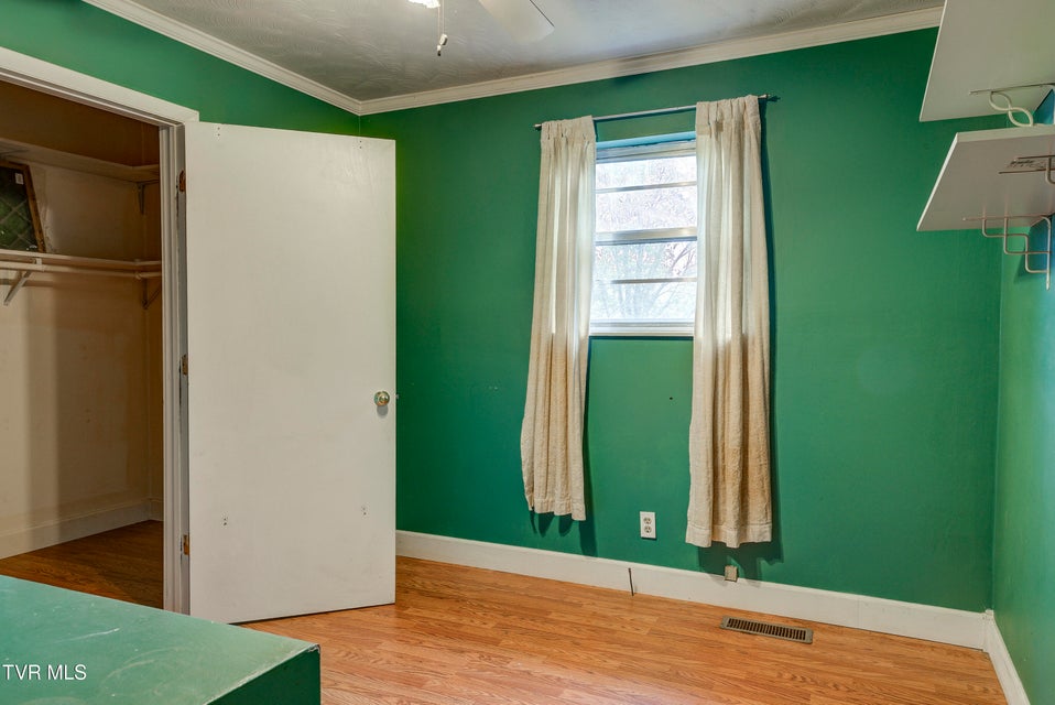 Photo #16: 135 Walnut Drive