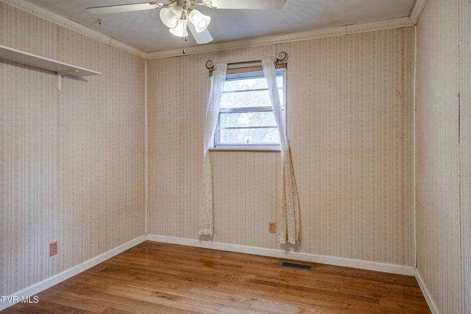 Photo #18: 135 Walnut Drive