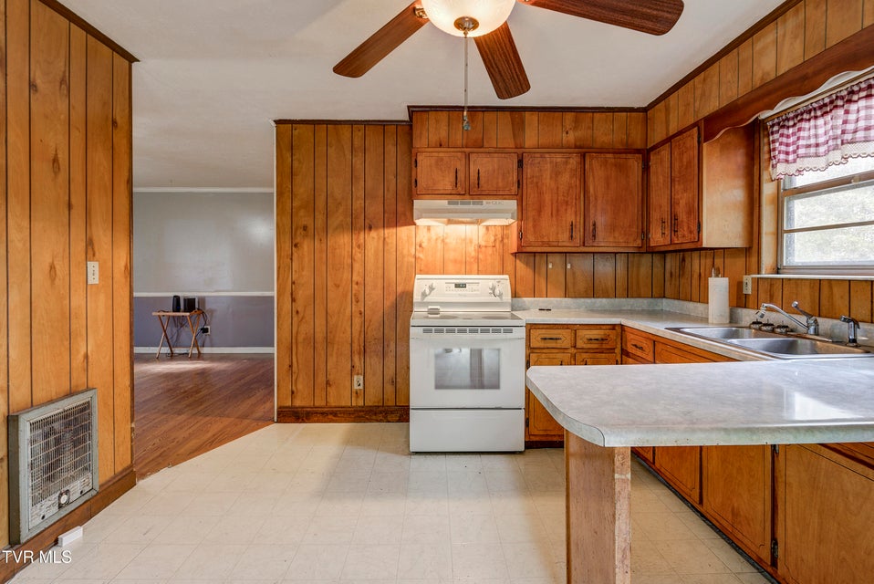 Photo #10: 135 Walnut Drive