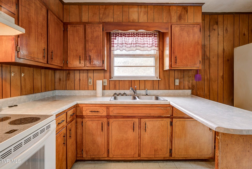 Photo #11: 135 Walnut Drive