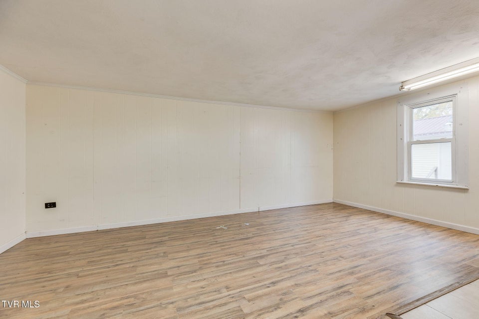 Photo #11: 1713 Edgemont Avenue