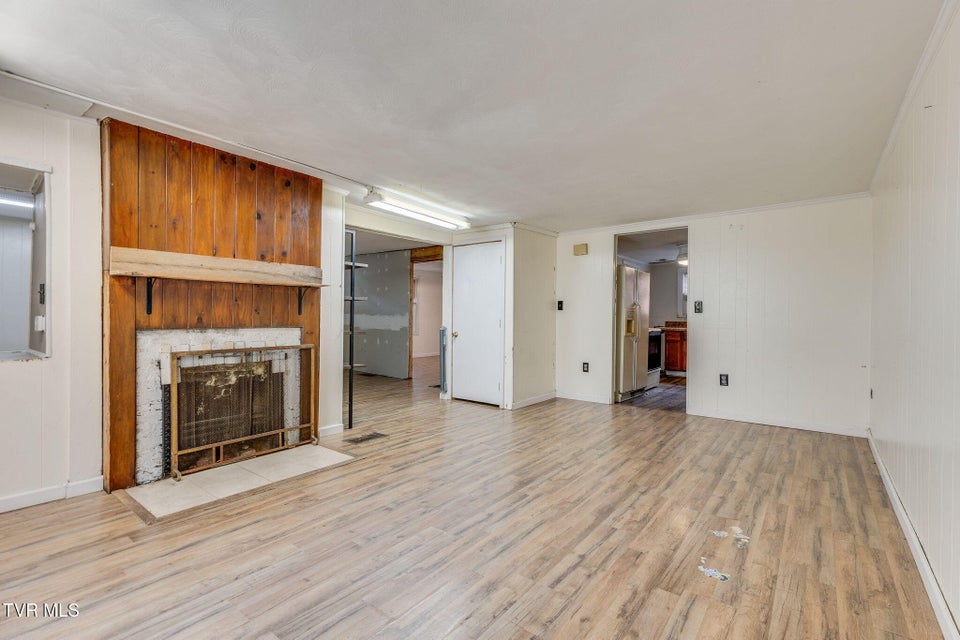 Photo #13: 1713 Edgemont Avenue