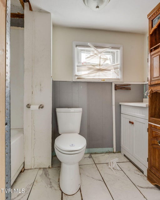 Photo #17: 1713 Edgemont Avenue