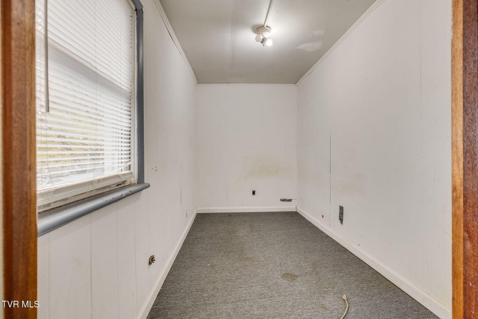 Photo #18: 1713 Edgemont Avenue