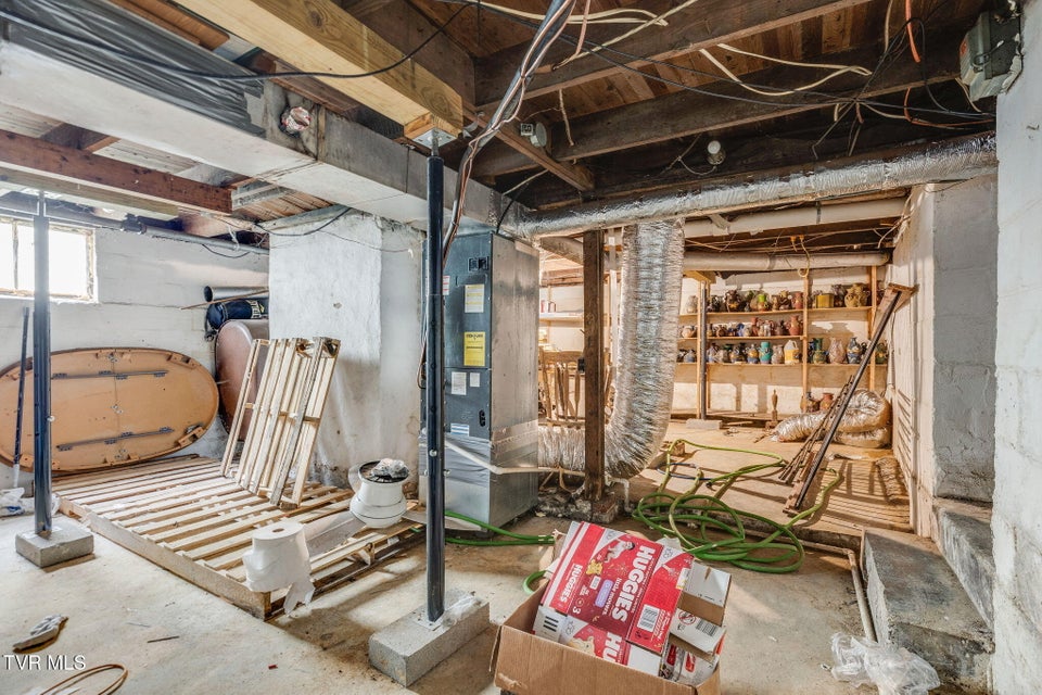 Photo #20: 1713 Edgemont Avenue