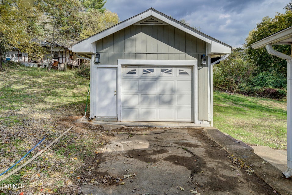 Photo #28: 133 Pinehurst Drive