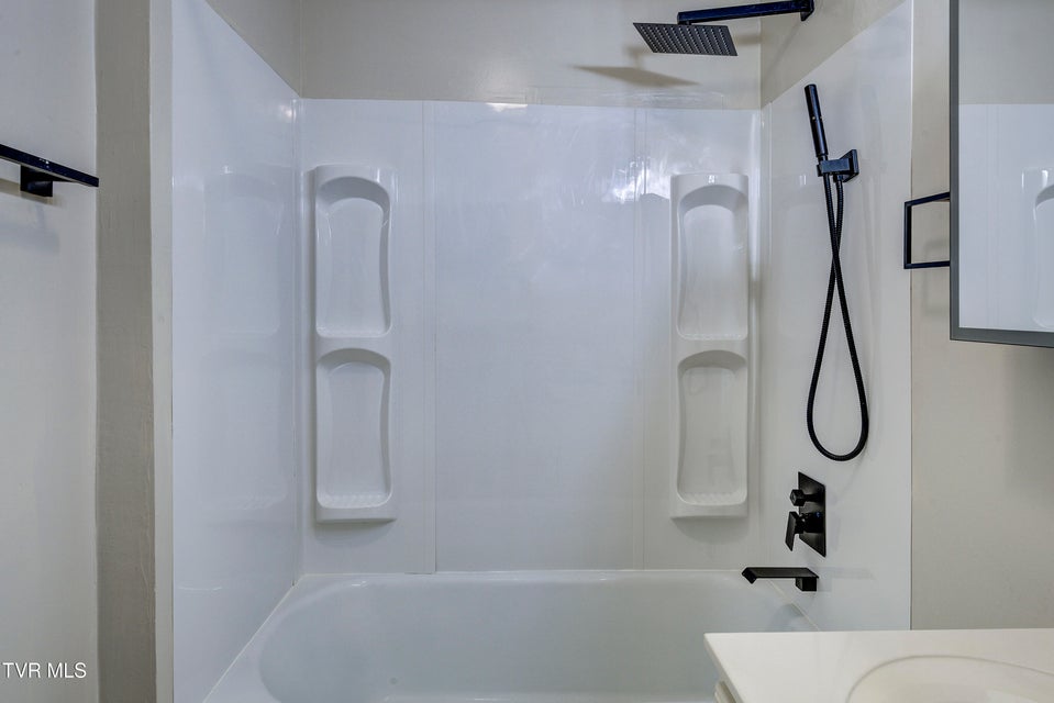 Photo #10: 133 Pinehurst Drive