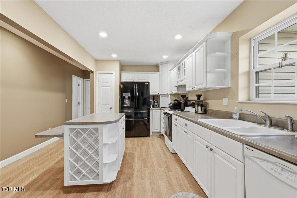 Photo #8: 103 Indian Shores Overlook 