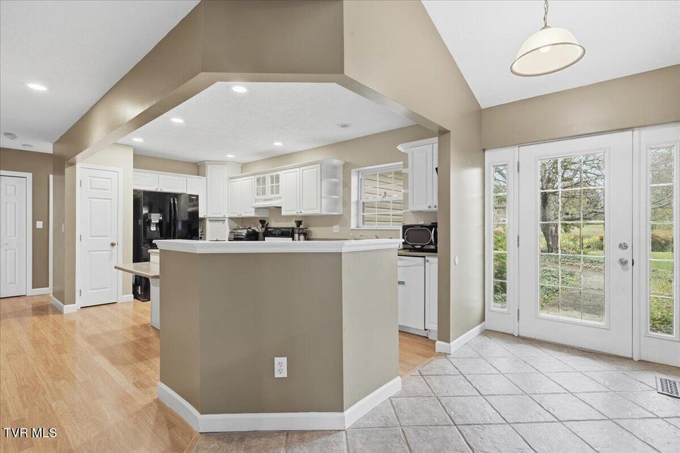 Photo #10: 103 Indian Shores Overlook 