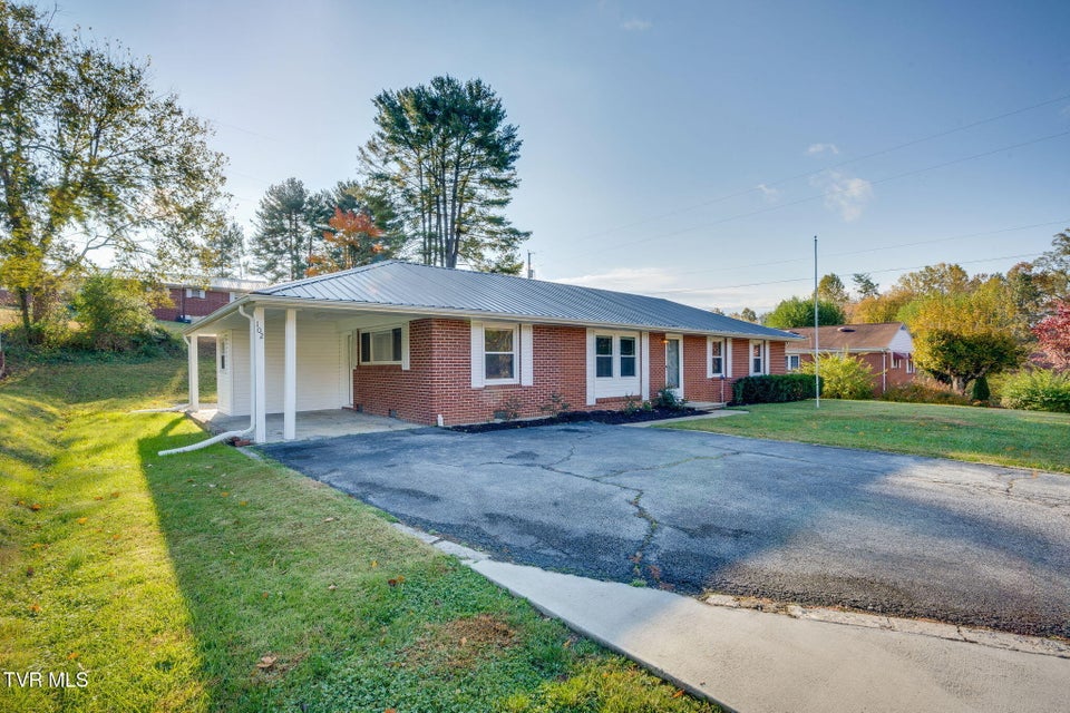 Photo #2: 102 College View Drive