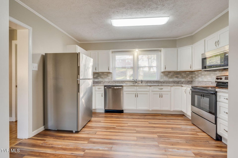 Photo #9: 102 College View Drive