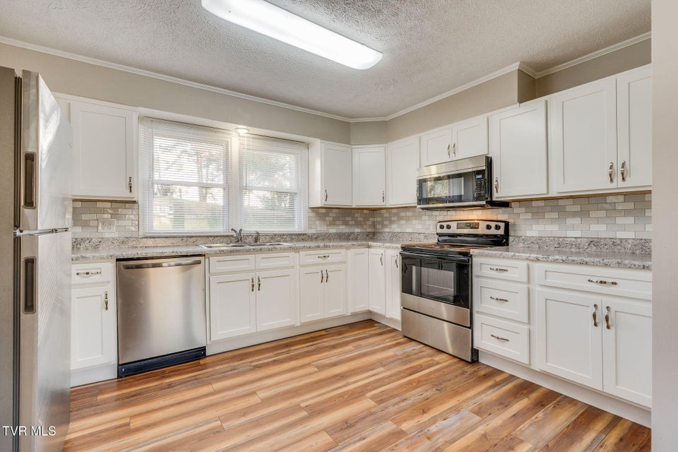 Photo #10: 102 College View Drive