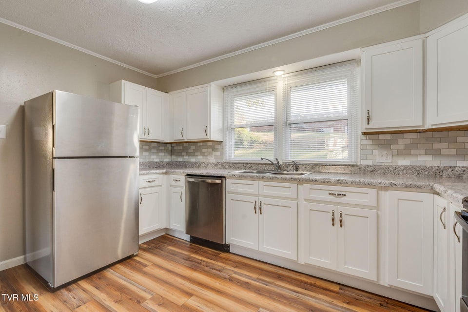 Photo #11: 102 College View Drive