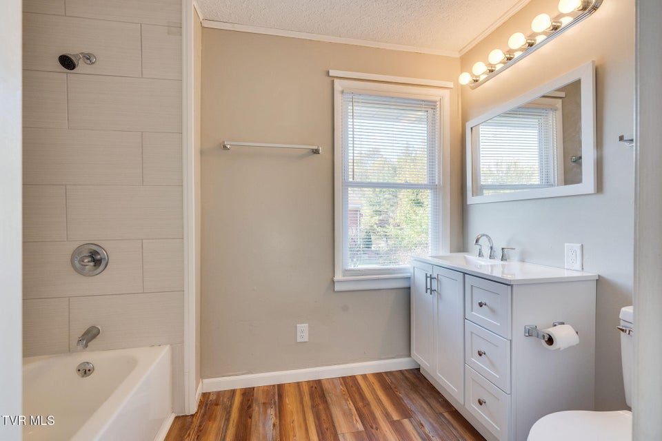 Photo #19: 102 College View Drive