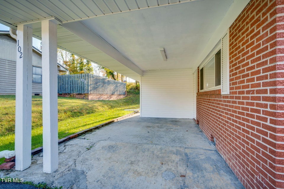 Photo #27: 102 College View Drive