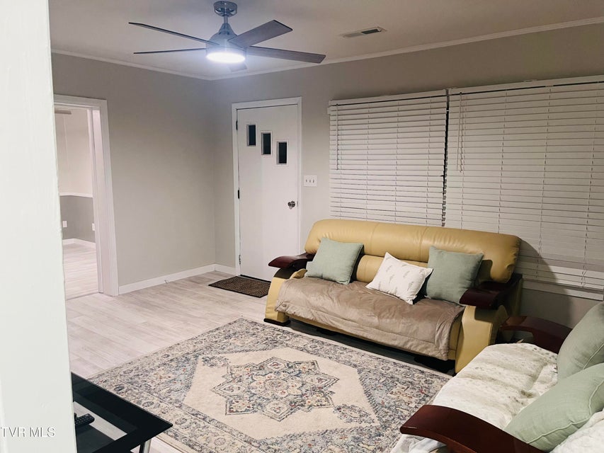 Photo #4: 441 Mimosa Street