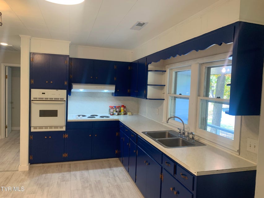 Photo #2: 441 Mimosa Street