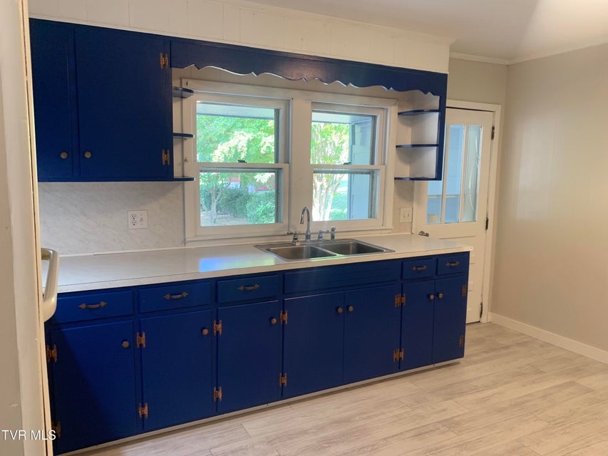 Photo #3: 441 Mimosa Street