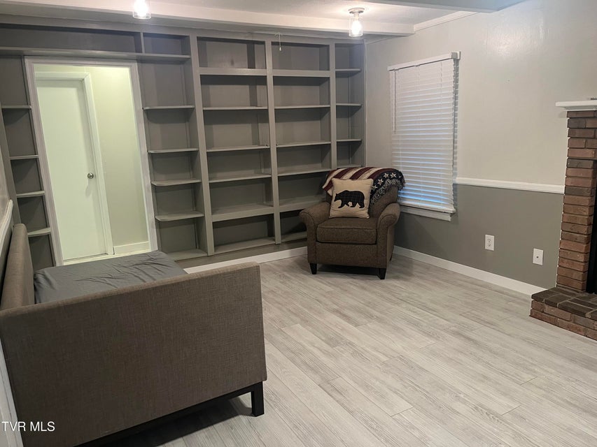 Photo #7: 441 Mimosa Street